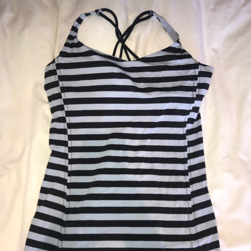 Black and blue lululemon tank top